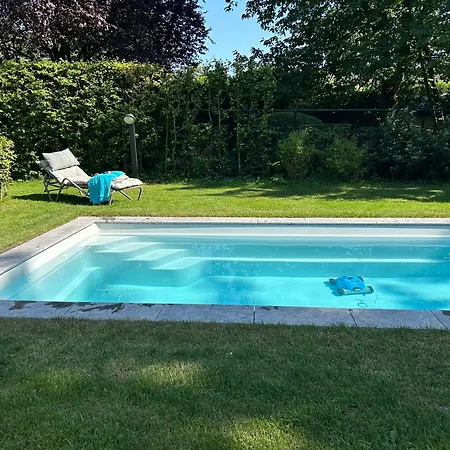 House With Swimming Pool Near Maastricht Bunde