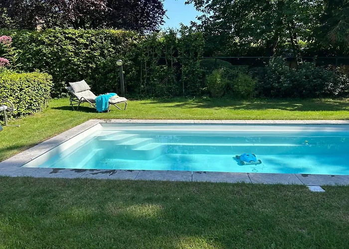 House With Swimming Pool Near Maastricht Bunde