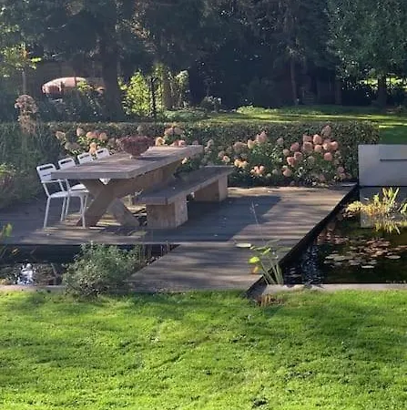 ヴィラ House With Swimming Pool Near Maastricht Bunde