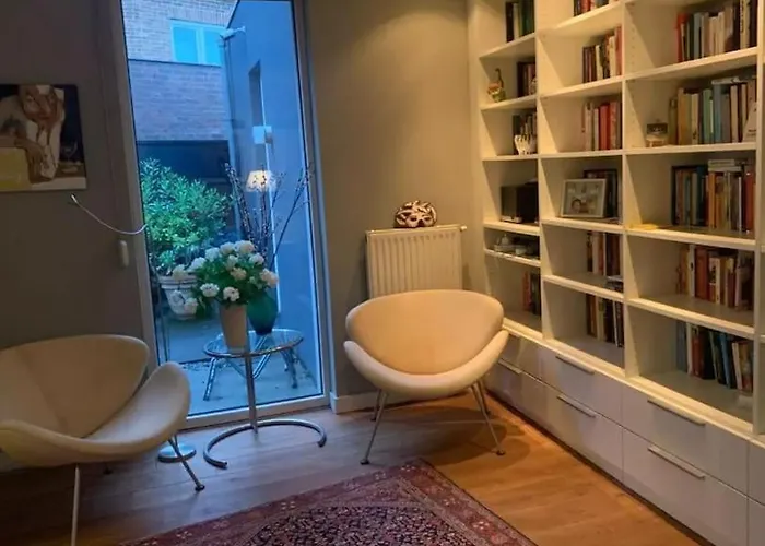 House With Swimming Pool Near Maastricht 别墅 Bunde